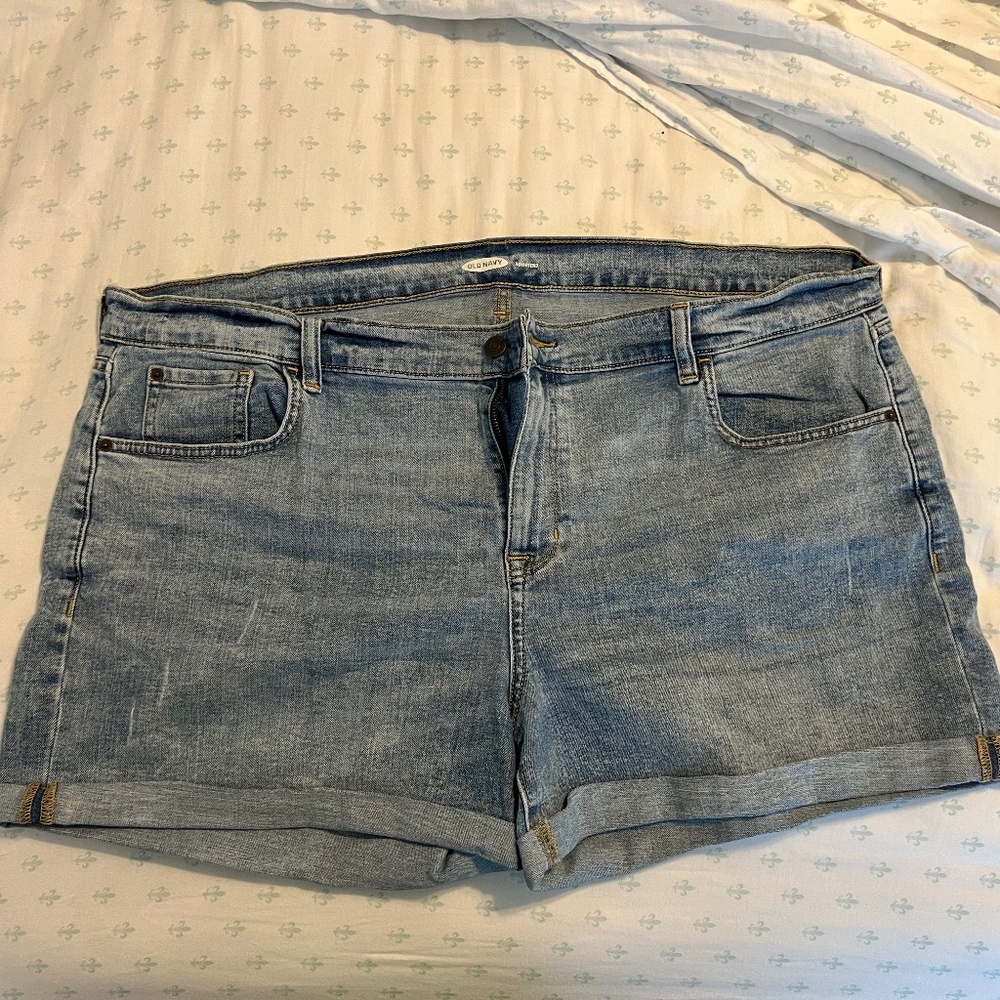 Old Navy Boyfriend Jean Shorts